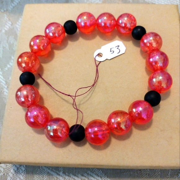 Artemis's Gems custom-made beaded bracelet with red and black beads - Picture 1 of 4